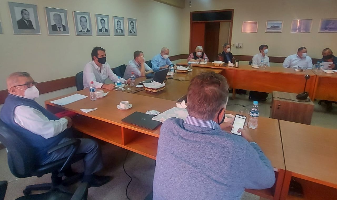 Sector público y privado coordinan trabajos para asegurar navegabilidad en el río Paraguay